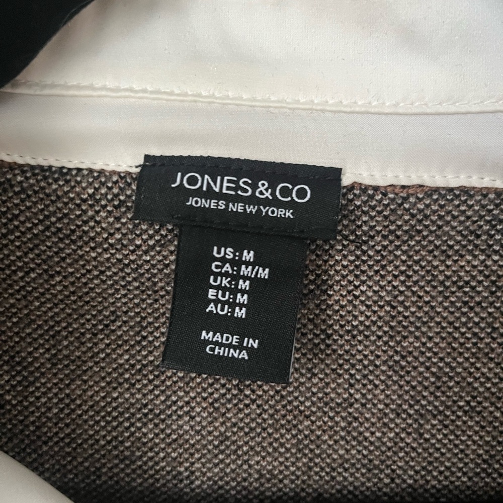 Jones New York Layered Top | Chic Office | Size Medium - Picture 3 of 4